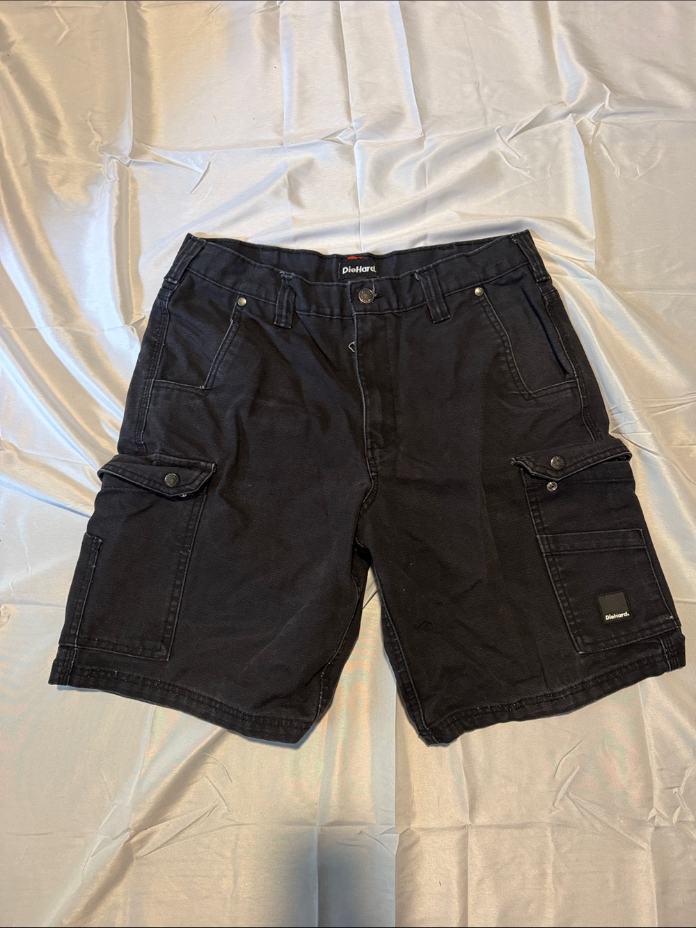DIEHARD Black Men's Cargo Shorts with Multi-Pocket Utility